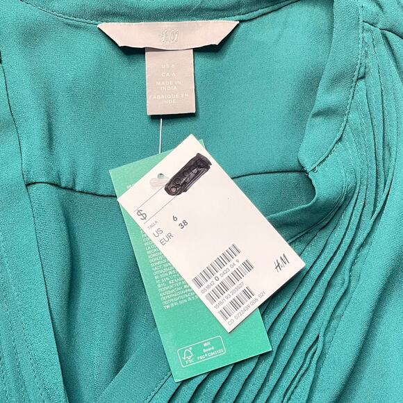 H&M Teal Green Flutter Sleeve Blouse NWT Size 6 EUR 38 V-Neck Tuxedo Pleat - Picture 3 of 10